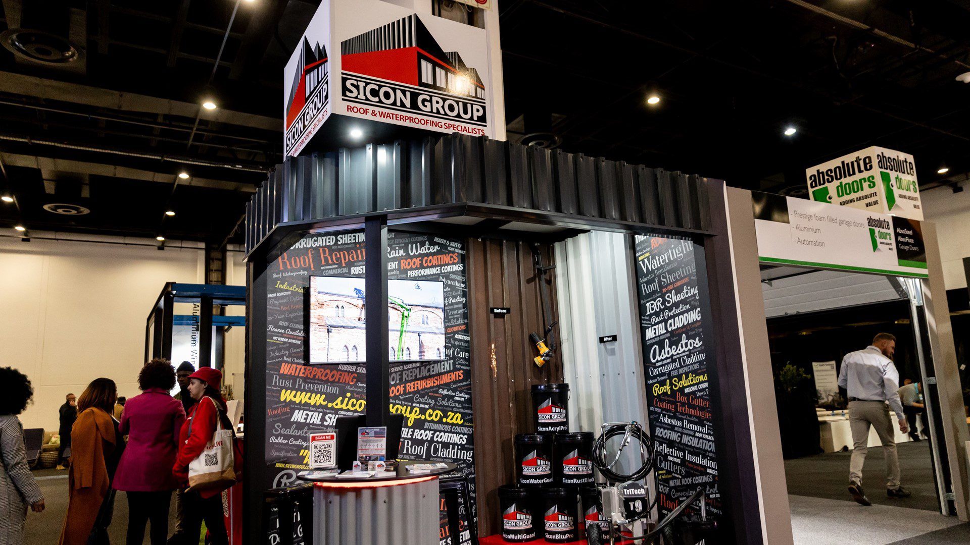 Sicon Group staff interacting with visitors at the Decorex Expo stand